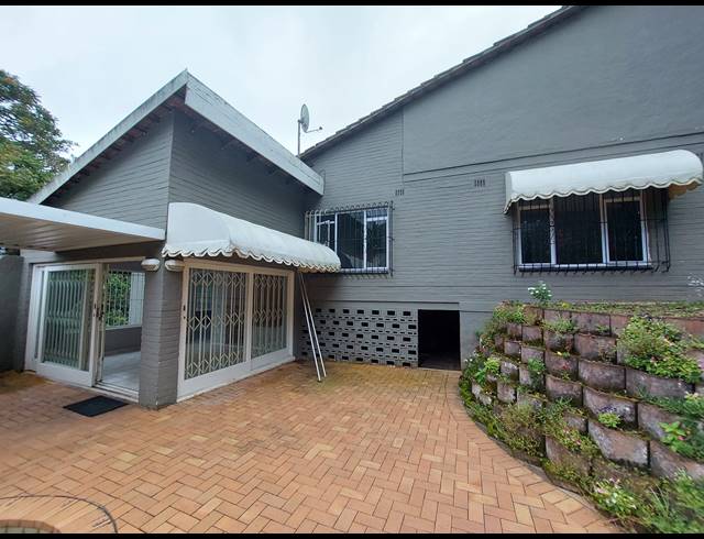 3 BEDROOM FREESTANDING TO LET IN DAWNCLIFFE